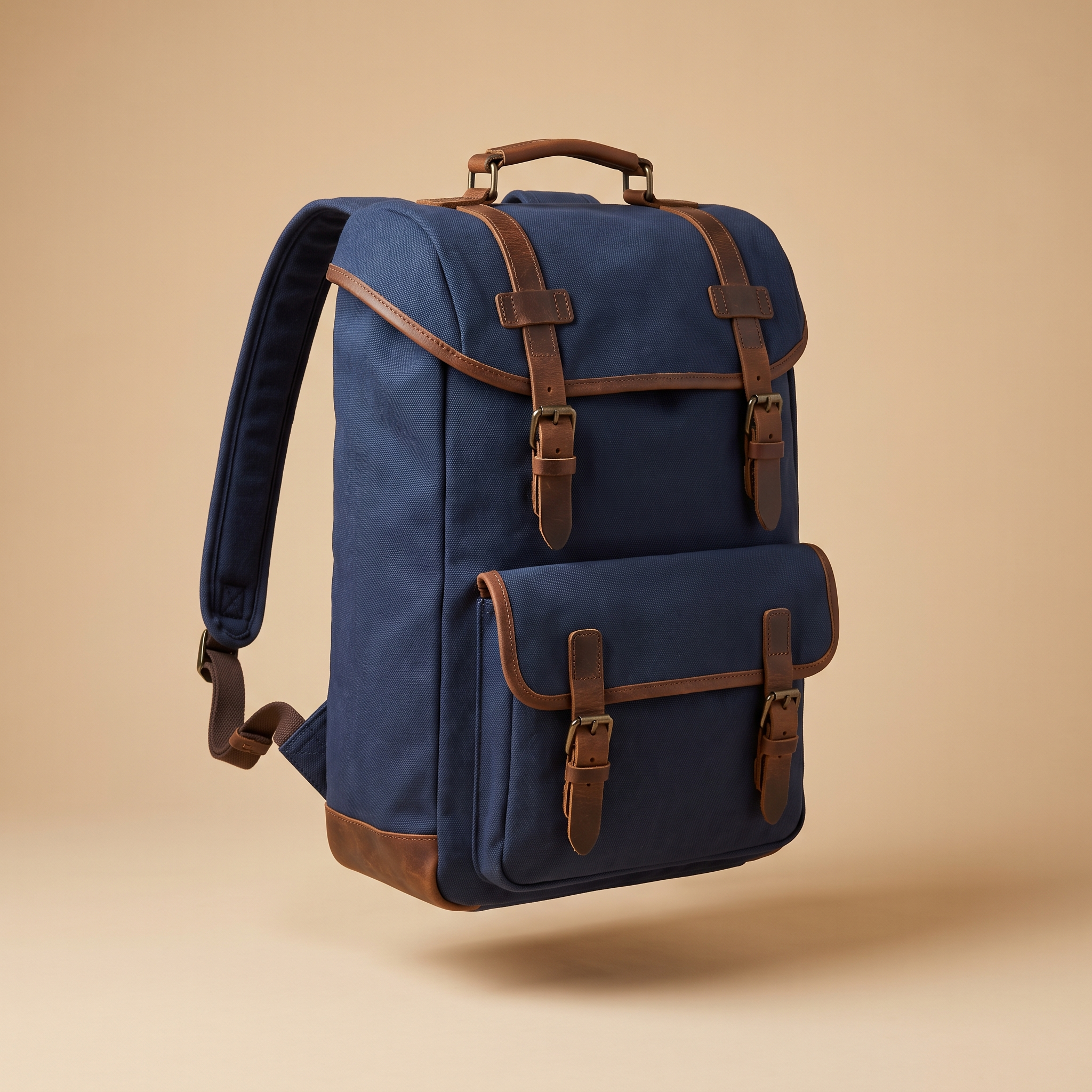 Trail Daypack 22L in navy