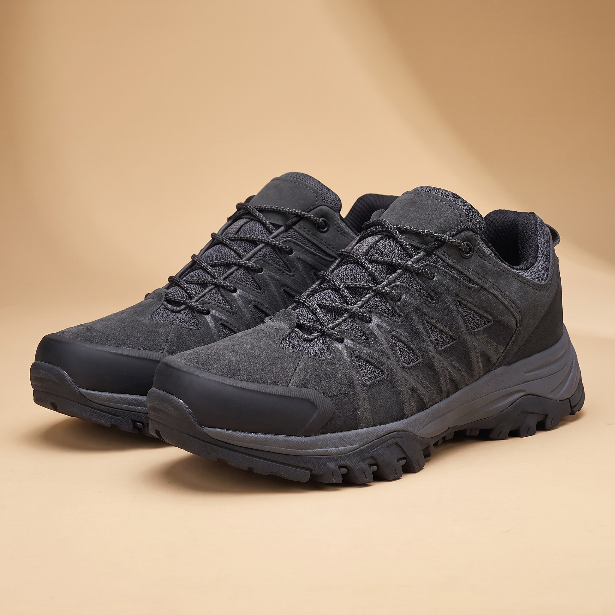 Cascade Breathable Hiking Shoes in Dark Grey
