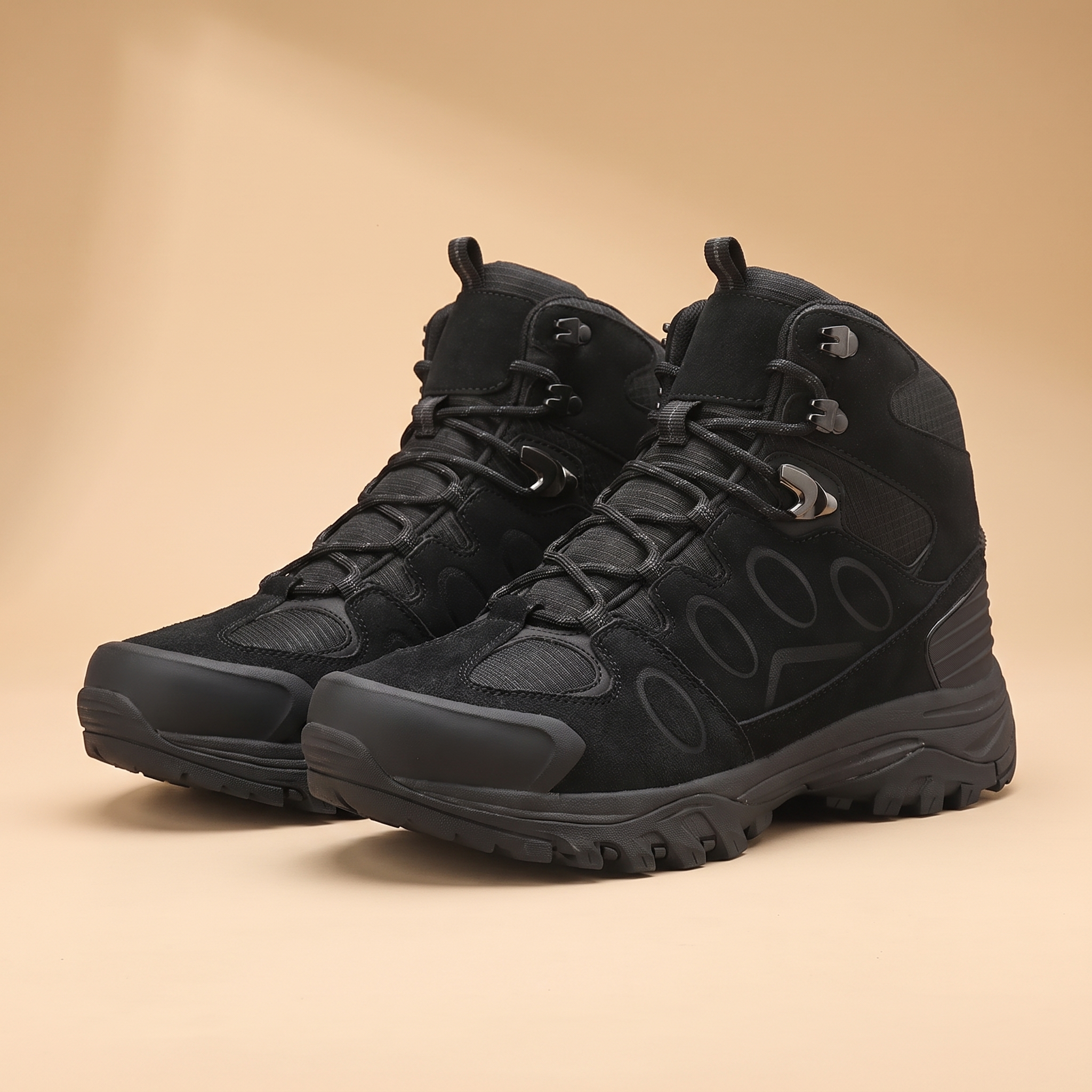 Frost High-Top Winter Hiking Boots in Black